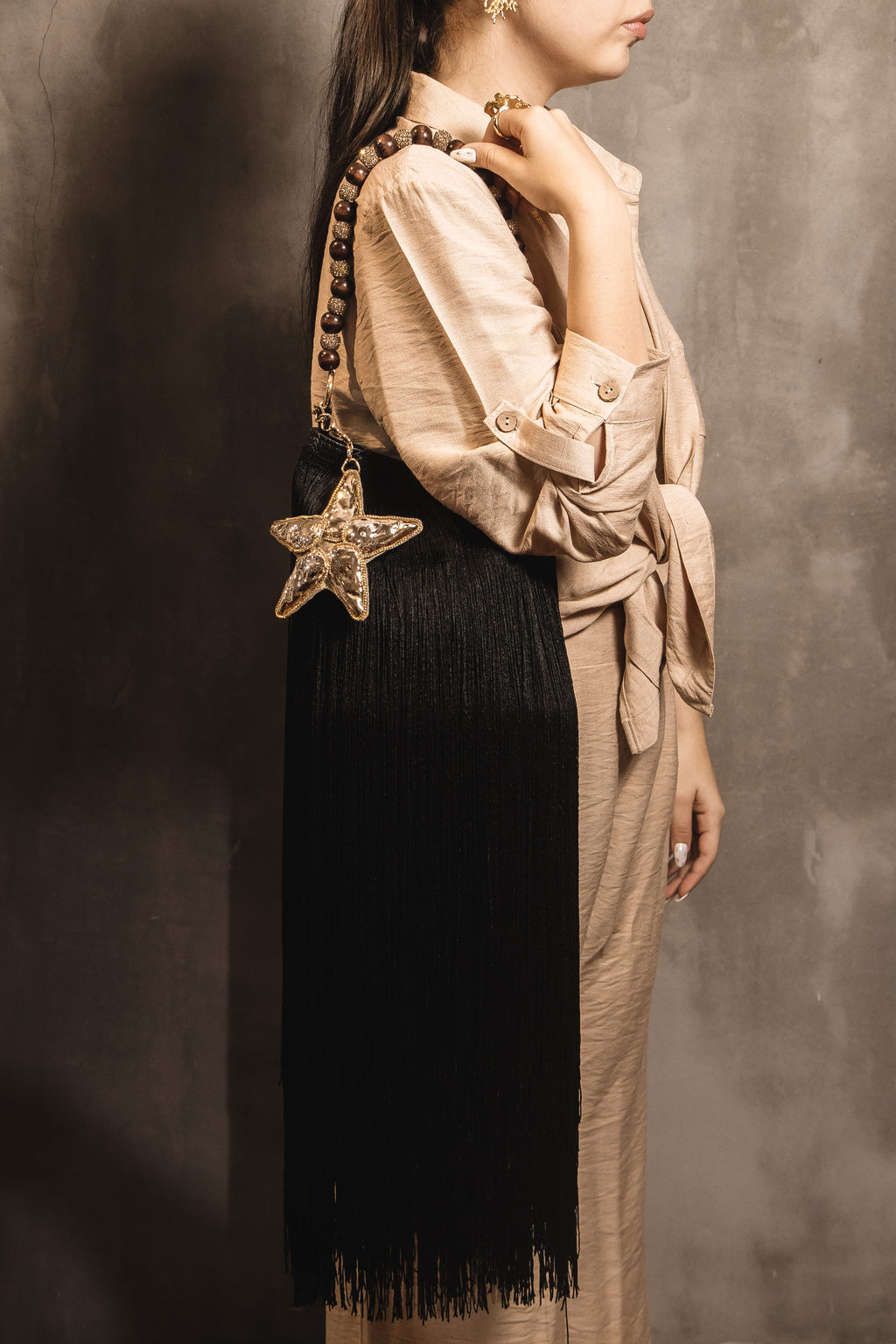 Bolso Artesanal Black Star Fringe – Flecos Largos & Estrella Brillante