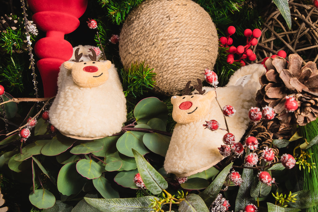 Pantuflas Navideñas Cozy Reindeer Cream – Ultra Suaves