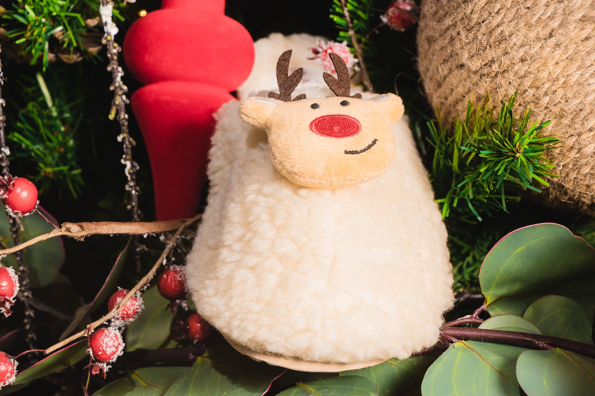 Pantuflas Navideñas Cozy Reindeer Cream – Ultra Suaves