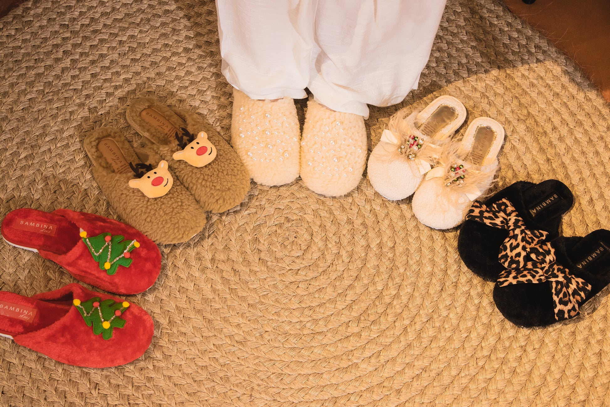 Pantuflas Navideñas Cozy Reindeer Cream – Ultra Suaves