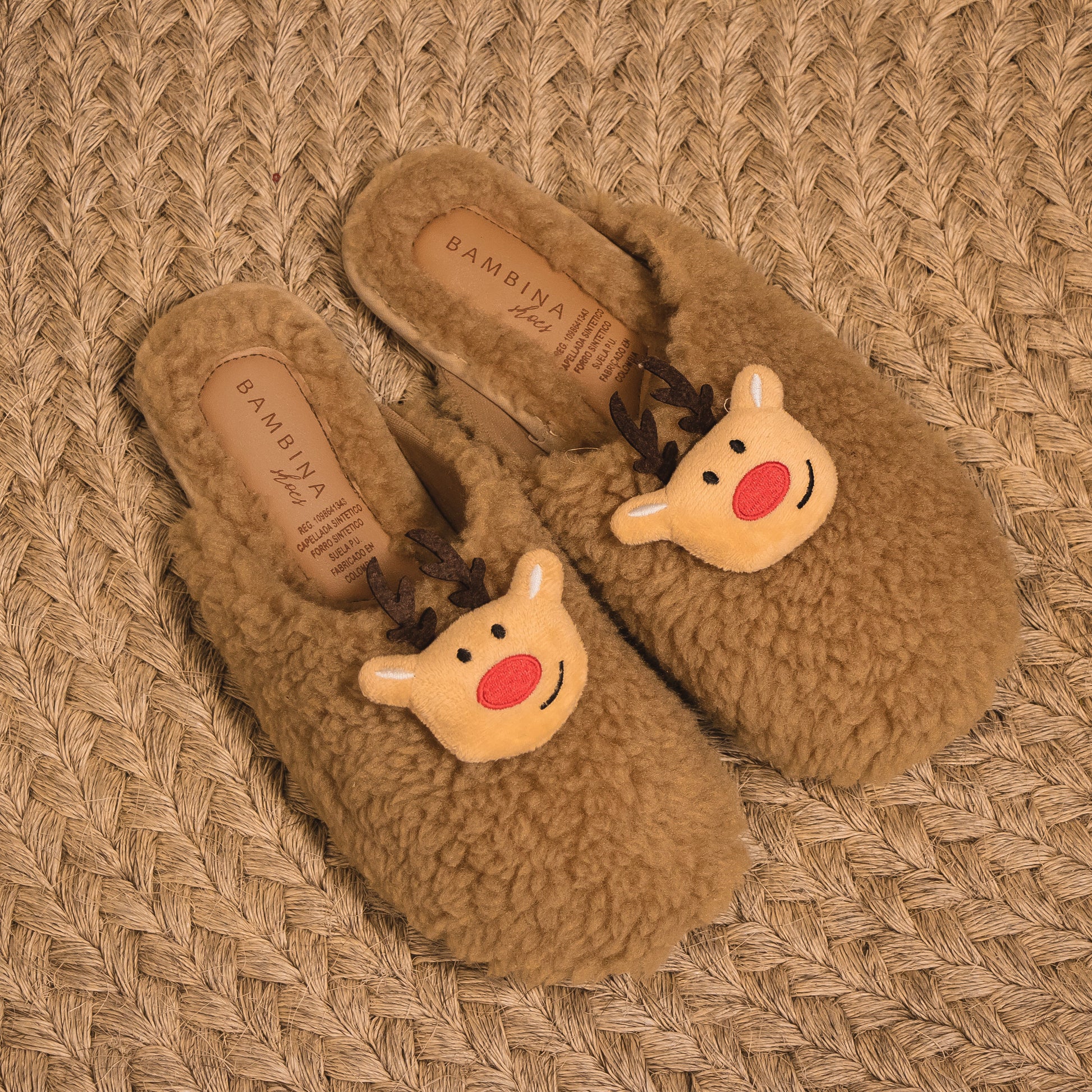 Pantuflas Navideñas Cozy Reindeer – Antideslizantes y Ultra Suaves